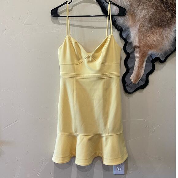 LiKELY $185 NWT Lillie Mini Flounce Dress Snapdragon Yellow 6‎ YD662001LYB - Picture 1 of 8